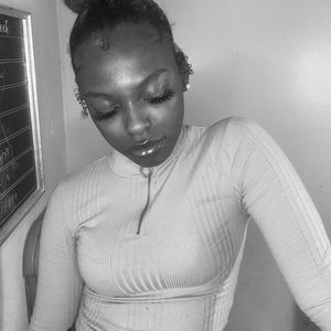 Meet your Posher, Mckayhia